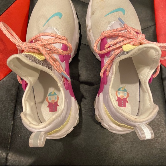 Nike React Presto Athletic Shoes Women’s size 8.5 White Hyper Violet - Picture 4 of 7